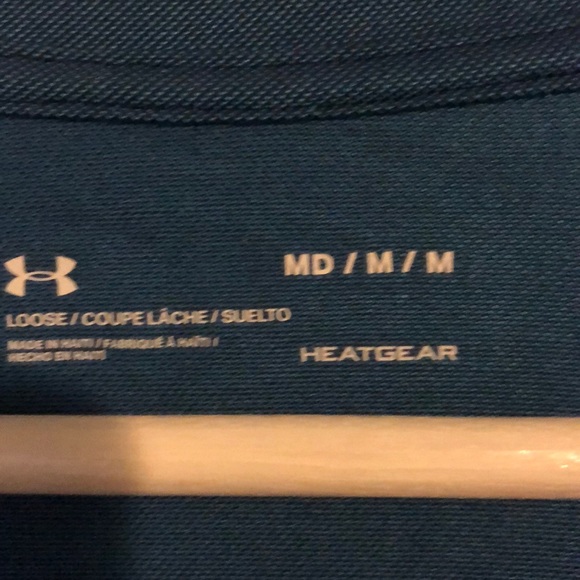 Under armour work out v neck - Picture 2 of 3